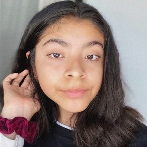 Meet your Posher, Melanie